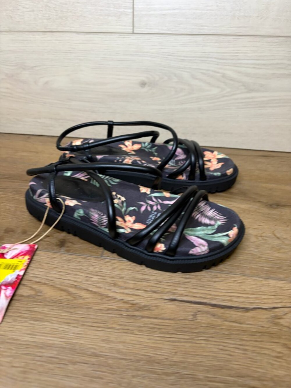 Roxy Women's Brooke Strappy Sandals Black Graphic Island Floral Size 8 NWT